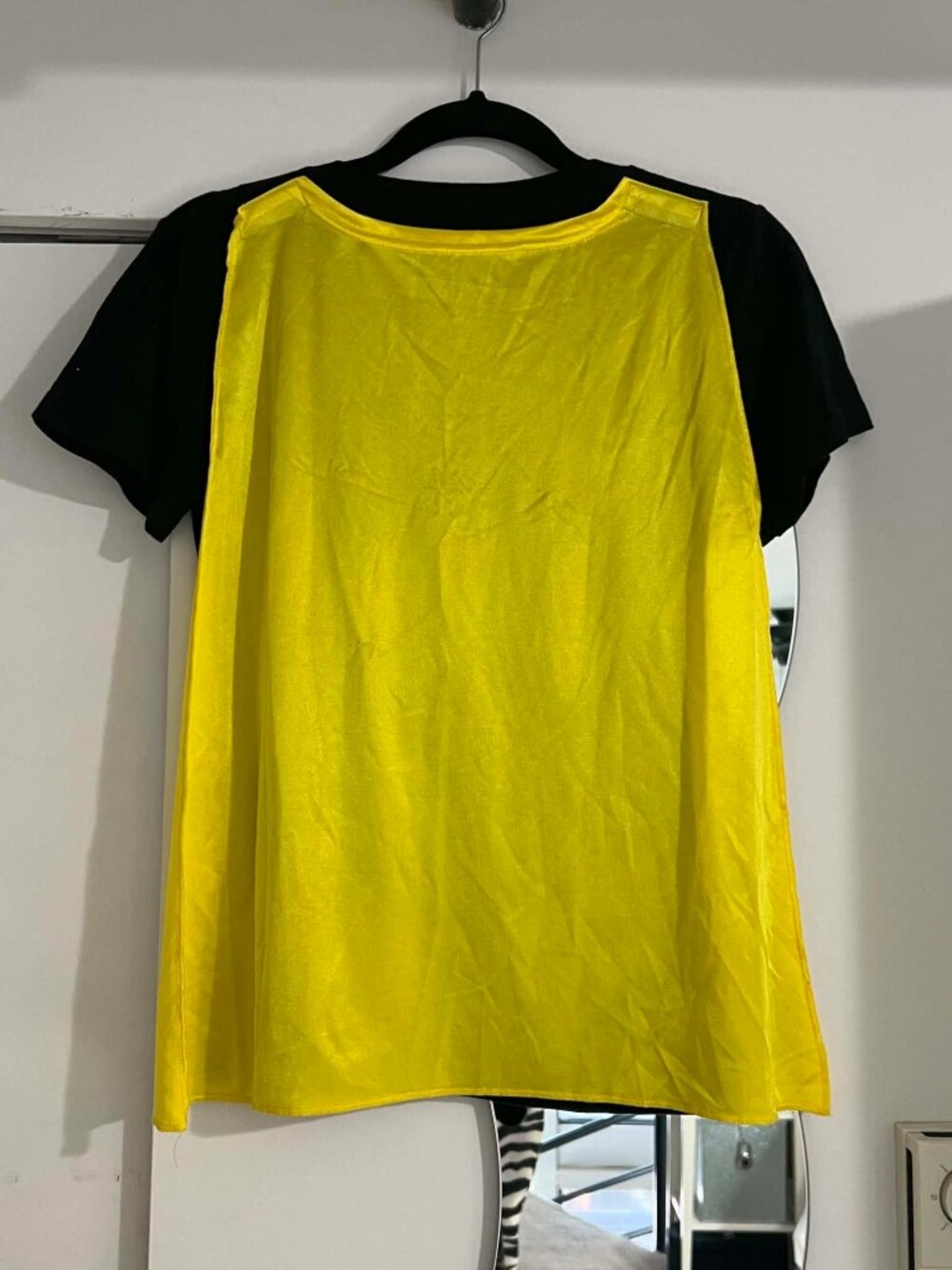 Batman t-shirt with detachable cape, M - Picture 2 of 4